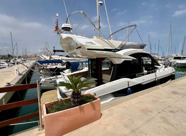 
								Galeon 400 Fly completo									