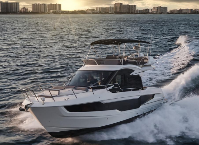 
								Galeon 400 Fly completo									