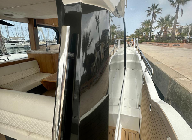 
								Galeon 400 Fly completo									