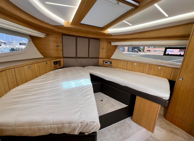 
								Galeon 400 Fly completo									