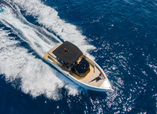 
								De Antonio Yachts D28 completo									