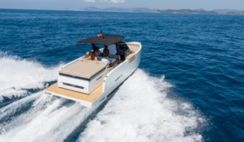 
										De Antonio Yachts D28 completo									