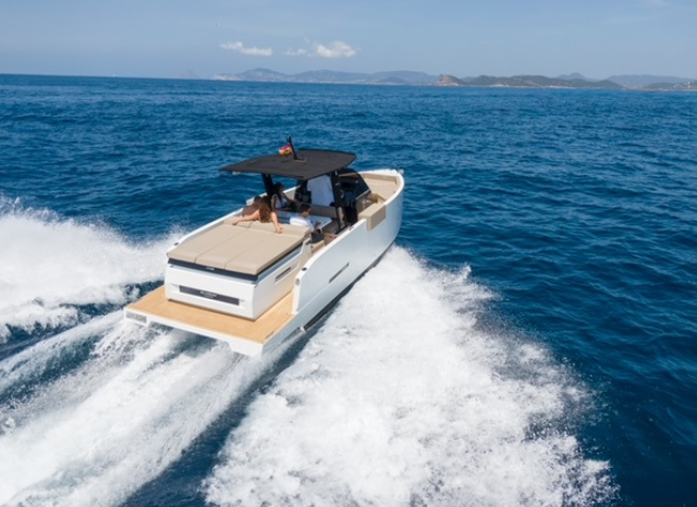 
								De Antonio Yachts D28 completo									