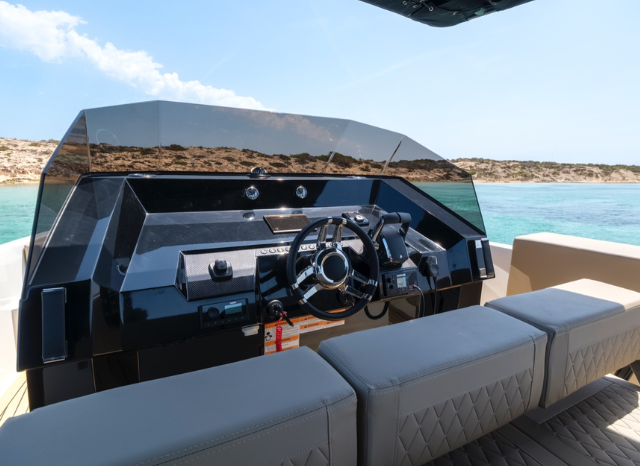 
								De Antonio Yachts D28 completo									