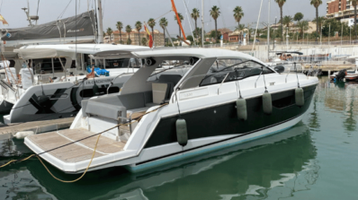 Sealine S330