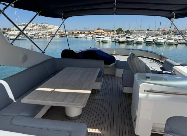 
								Sunseeker 86 Yacht completo									