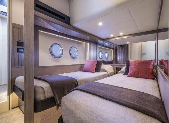 
								Absolute Navetta 53 completo									