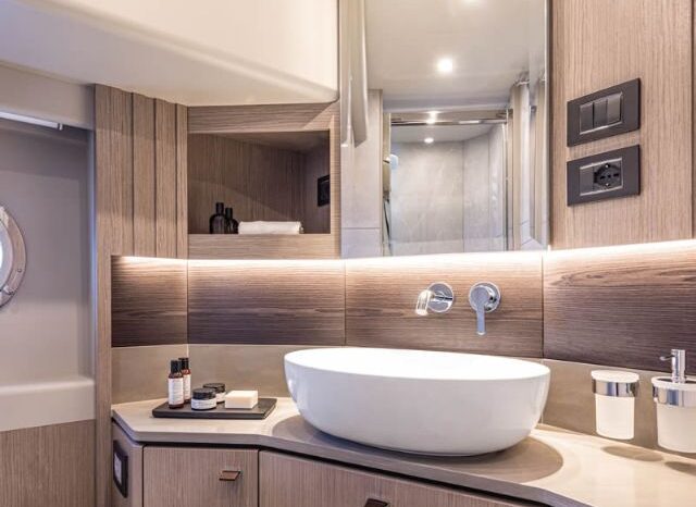 
								Absolute Navetta 53 completo									