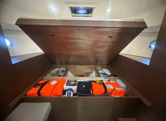 
								Beneteau Swift Trawler 34 completo									