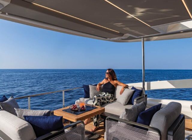 Absolute Navetta 53