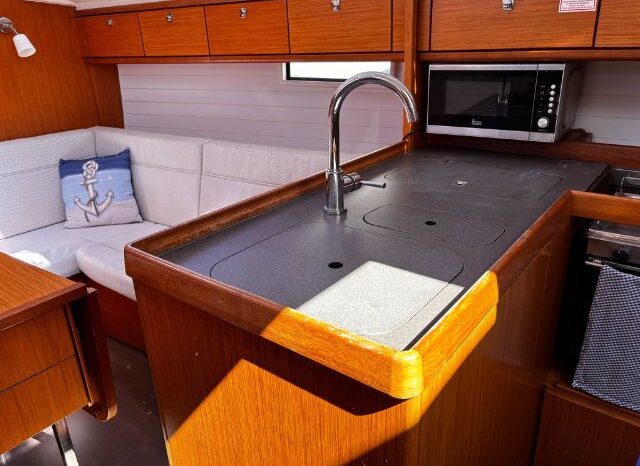 
								Bavaria Cruiser 37 completo									