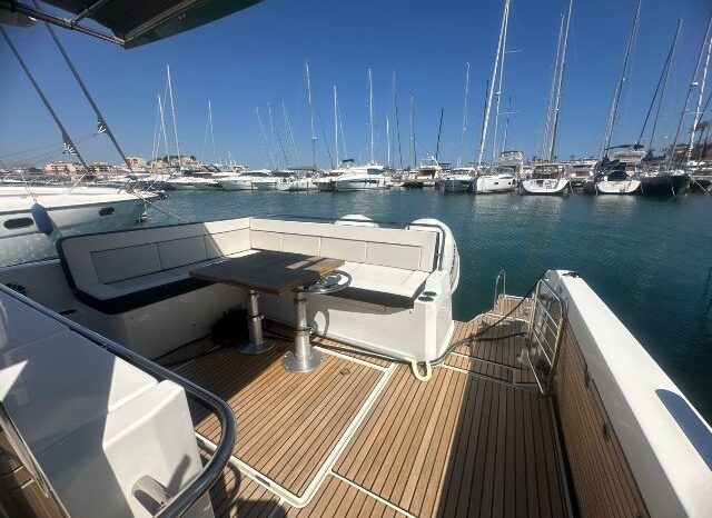 
								Jeanneau CAP CAMARAT 12.5WA completo									