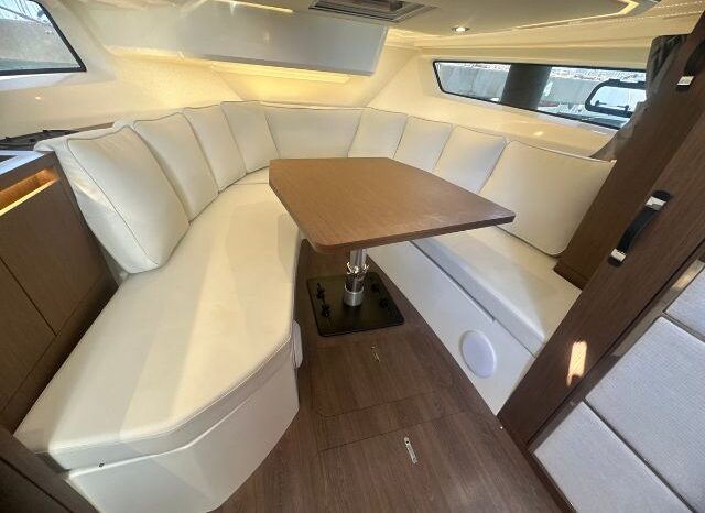 
								Jeanneau CAP CAMARAT 12.5WA completo									